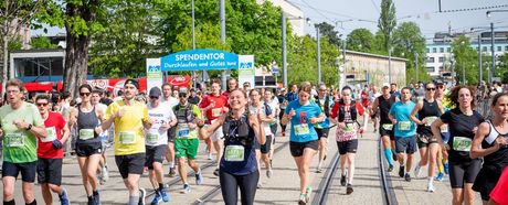 Rund 13.000 Läufer:innen aus 90 Nationen beim MEIN FREIBURG MARATHON 2024