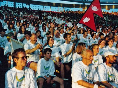 Eröffnungsfeier: die Sternläufer auf der Tribüne des Gottlieb-Daimler-Stadions (Foto: privat)